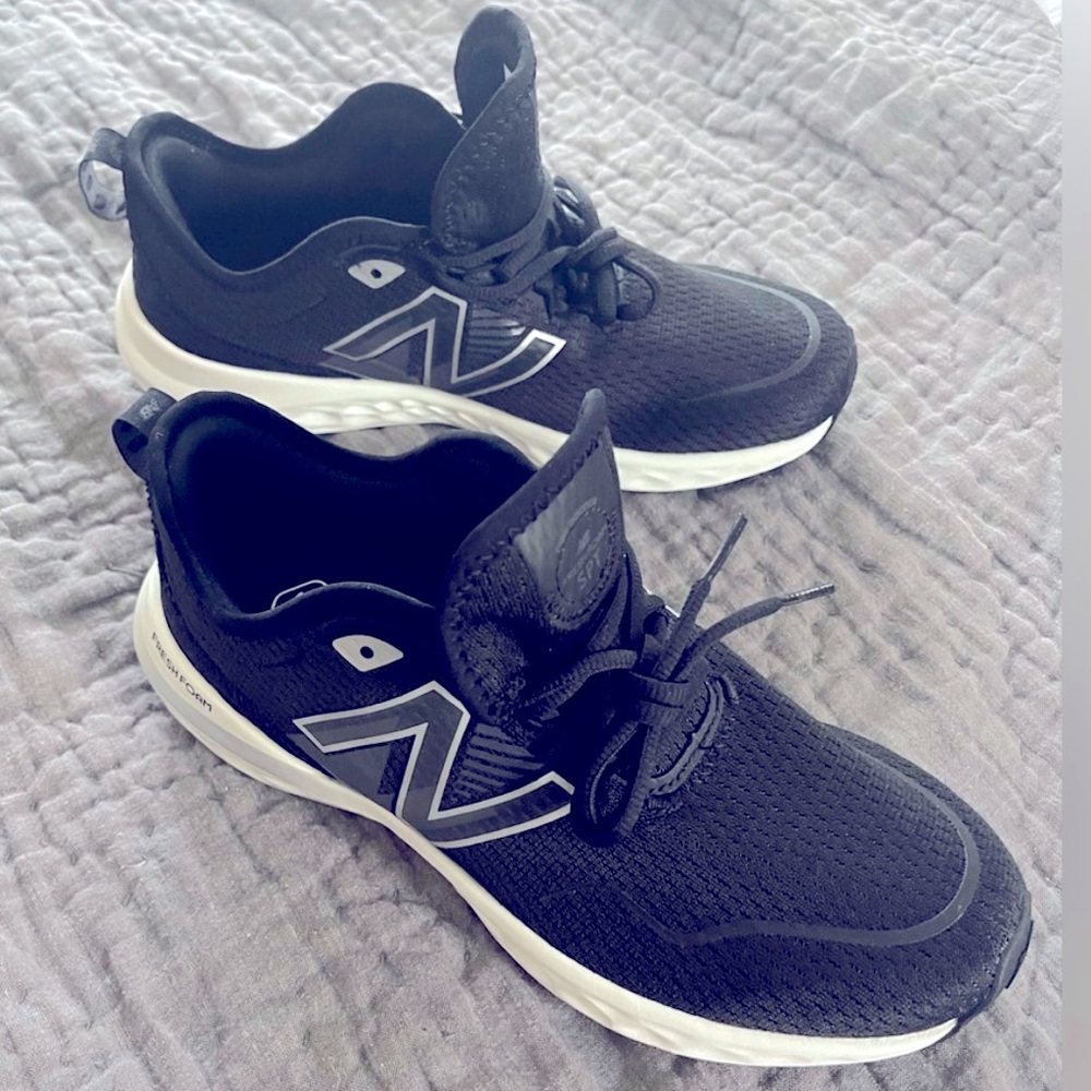 NWOT New Balance Fresh foam women’s size 9.5